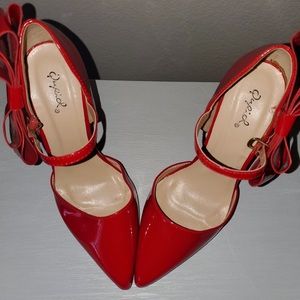 Qupid red pumps